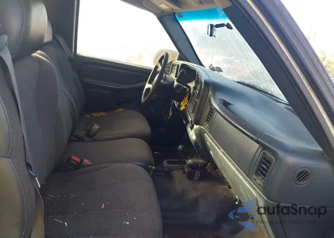 2000 Chevrolet Silverado 1500 z USA, uszkodzony, nr VIN 1GCEK14W1YE324271